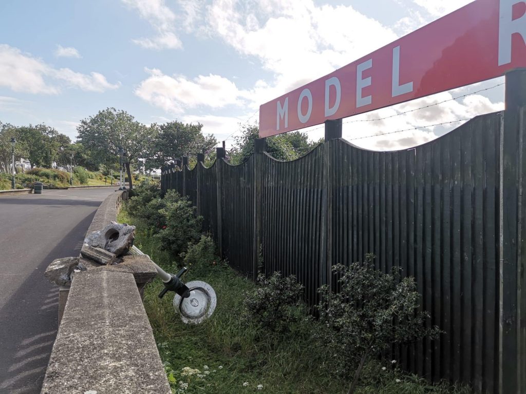 Lights out as yobs damage Kings Gardens columns