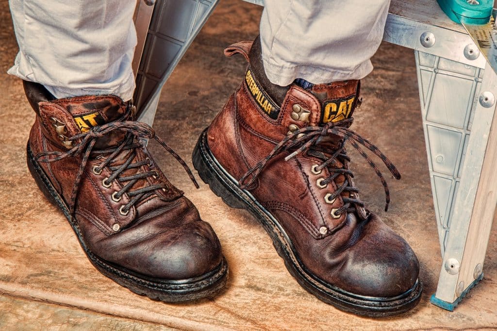 8 Expert Tips for Buying Durable Safety Work Boots