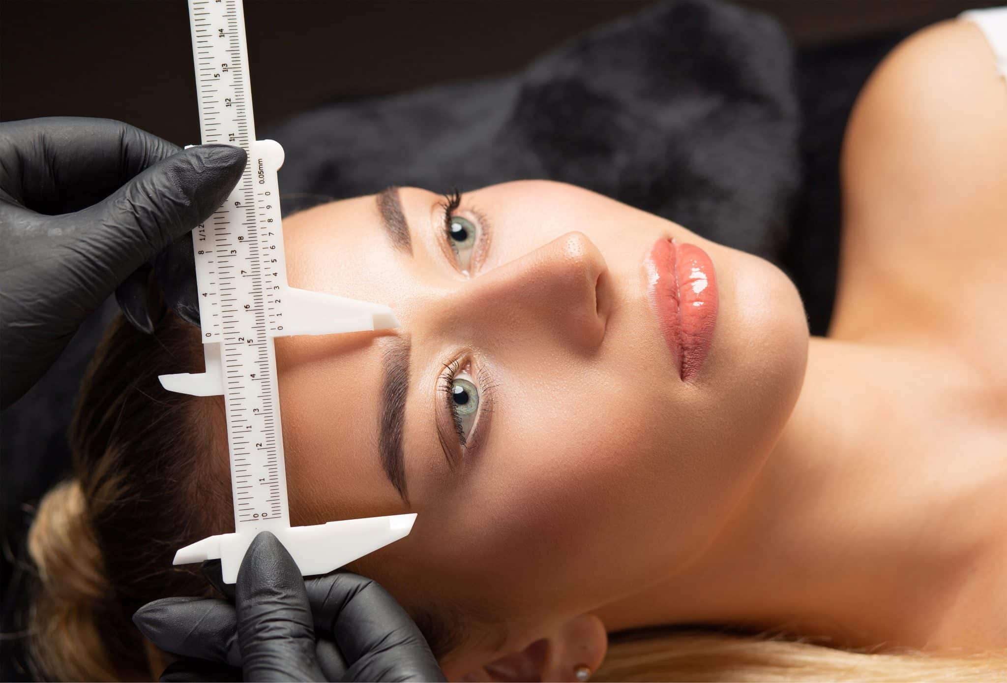 beauty43-eyebrow-8907650