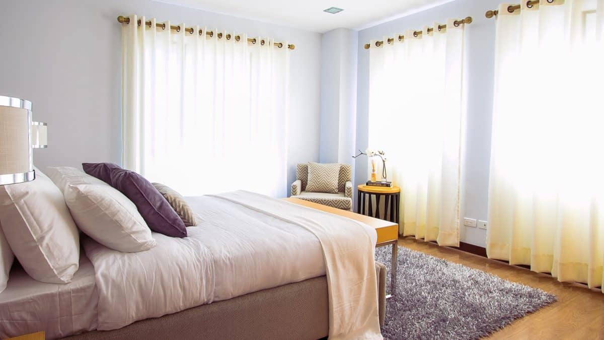 Bathroom Renovation Dubai & Luxury Bedroom Carpet Ideas for Modern ...