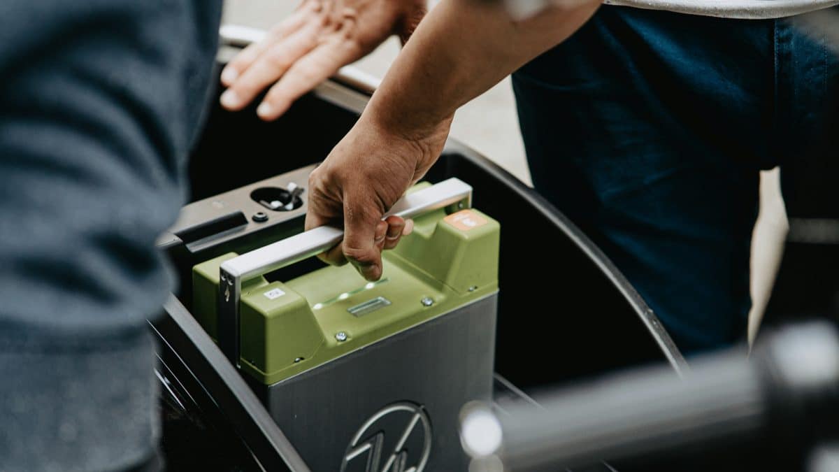 Home Battery Storage Installation: Indoor or Outdoor for UK Homes ...